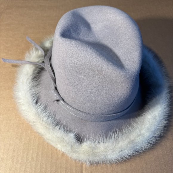 Women's Church Hat - Picture 2 of 5